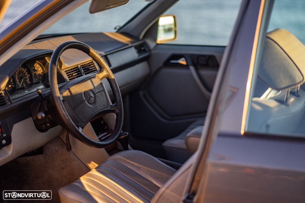 Mercedes-Benz W124 (1984-1997) 300 D Turbo - 15