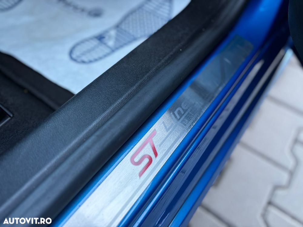 Ford Focus 1.5 EcoBlue ST-Line - 33