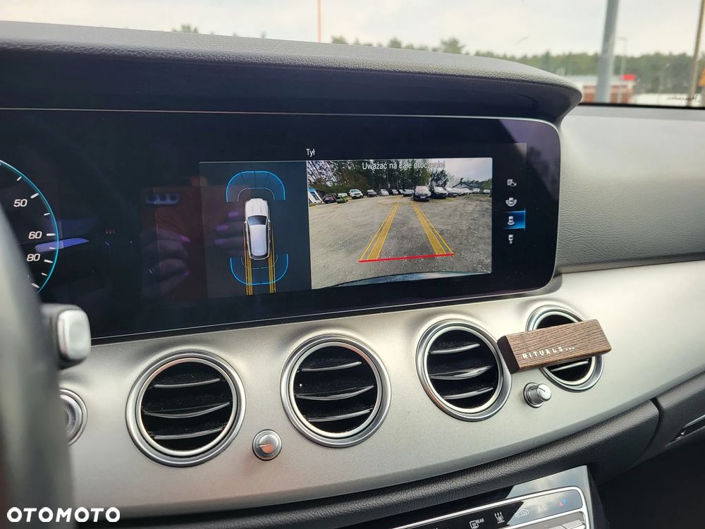 Mercedes-Benz Klasa E 300 de 4Matic 9G-TRONIC Exclusive - 17