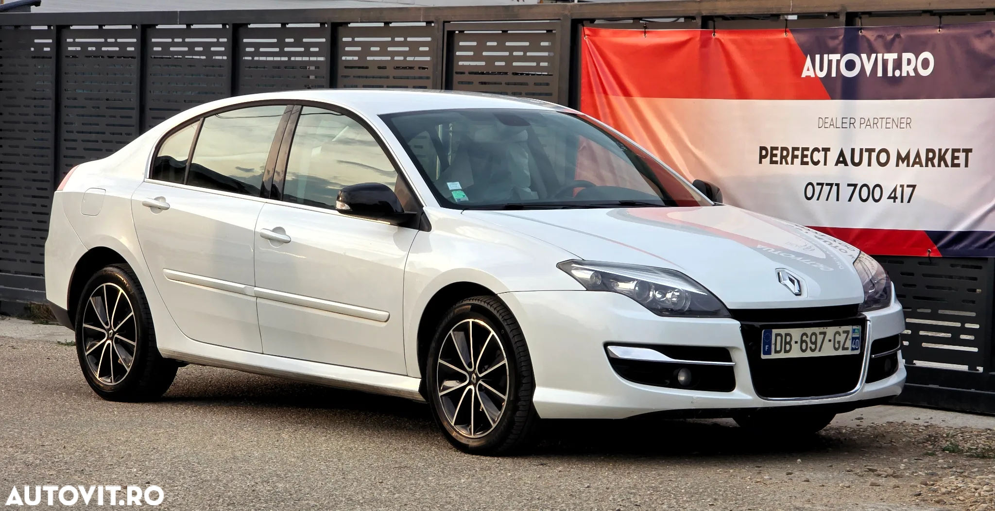 Renault Laguna dCi 110 FAP Bose Edition - 6