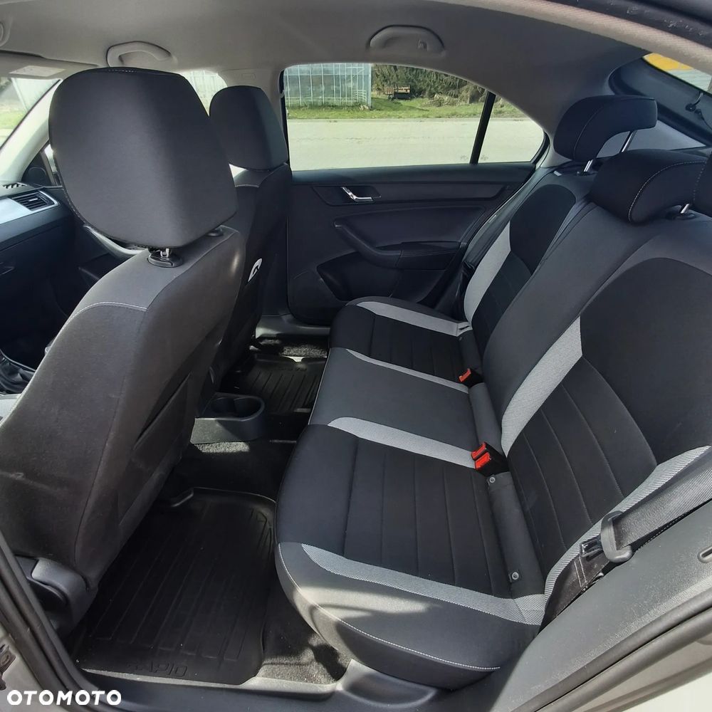 Skoda RAPID 1.2 TSI Ambition - 10