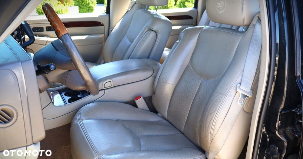 Cadillac Escalade - 13