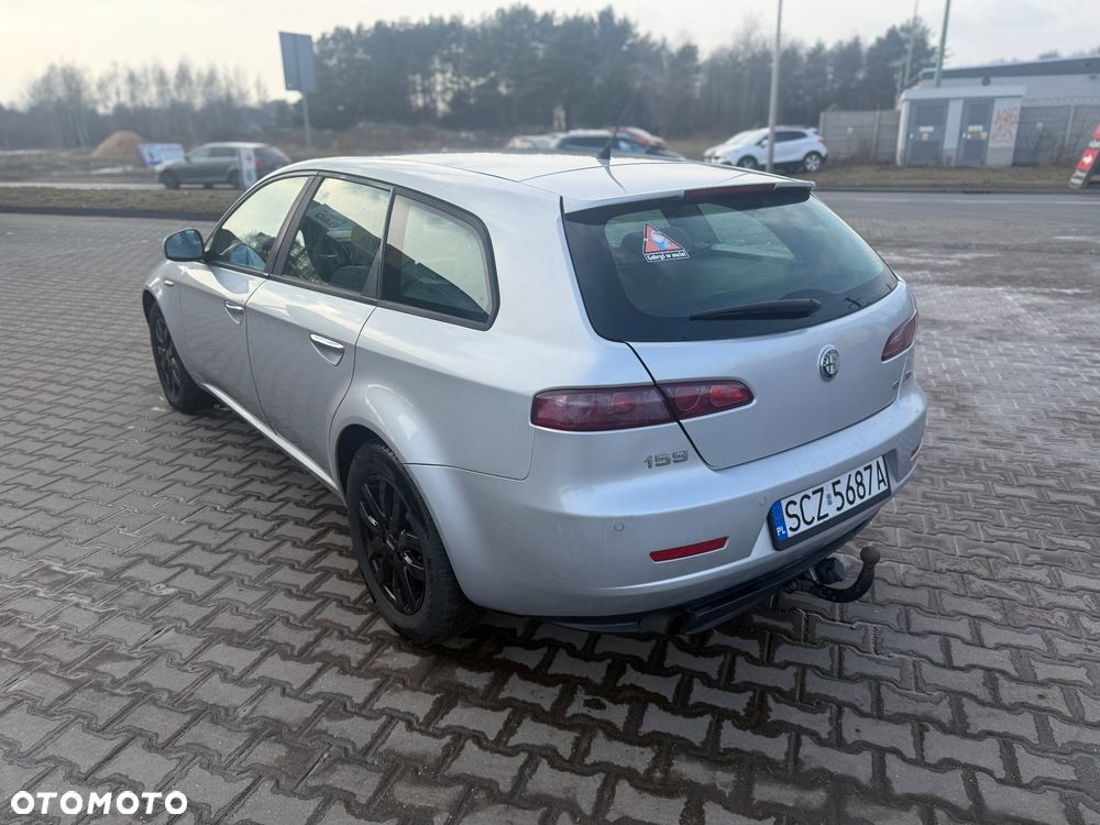 Alfa Romeo 159 1.9 JTDM 8V DPF Distinctive - 10