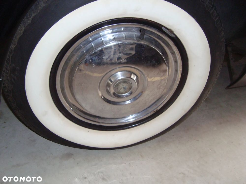 Ford Thunderbird - 16