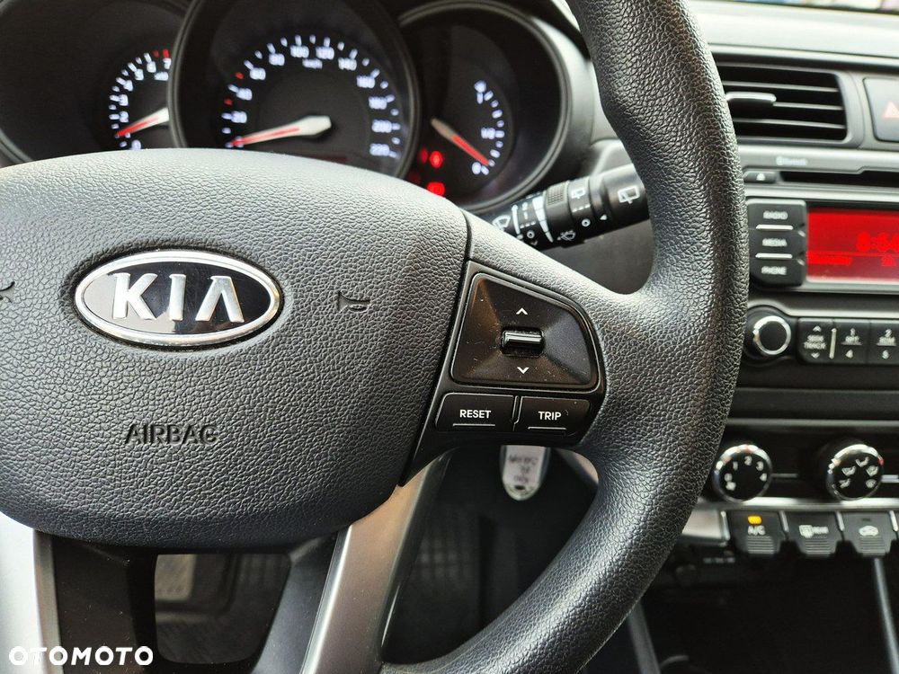 Kia Rio - 17