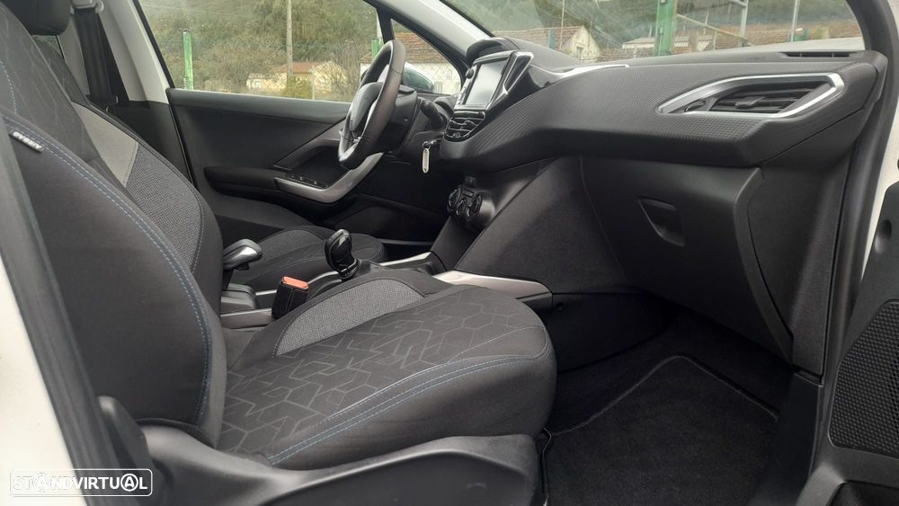 Peugeot 2008 1.2 PureTech Style - 13