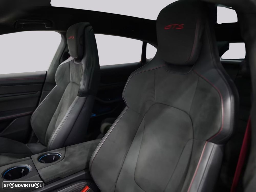 Porsche Taycan Sport Turismo - 14