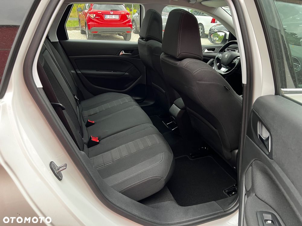 Peugeot 308 BlueHDi 150 Stop & Start Allure - 28