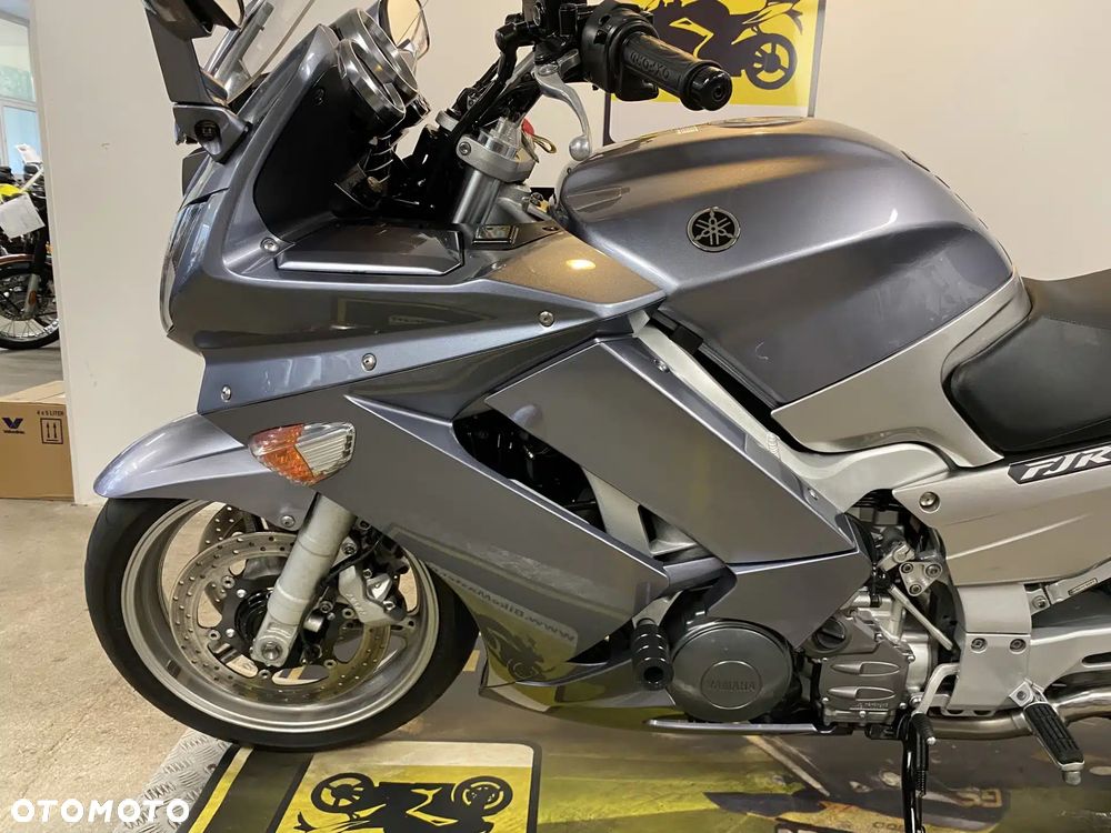 Yamaha FJR - 16