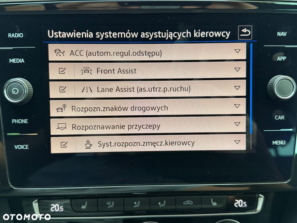 Volkswagen Passat 1.6 TDI SCR DSG Business - 34