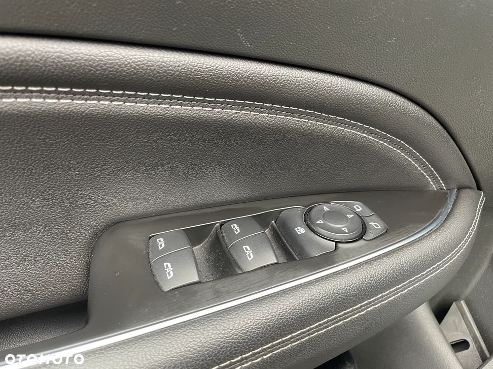 Opel Insignia 2.0 CDTI Exclusive S&S - 12