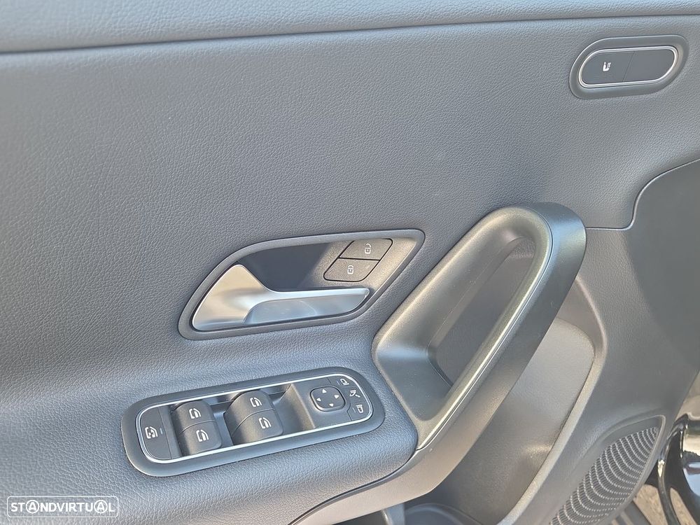 Mercedes-Benz A 200 Standard - 21