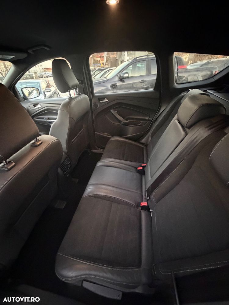 Ford Kuga 2.0 TDCi 4x4 Aut. ST-Line - 10