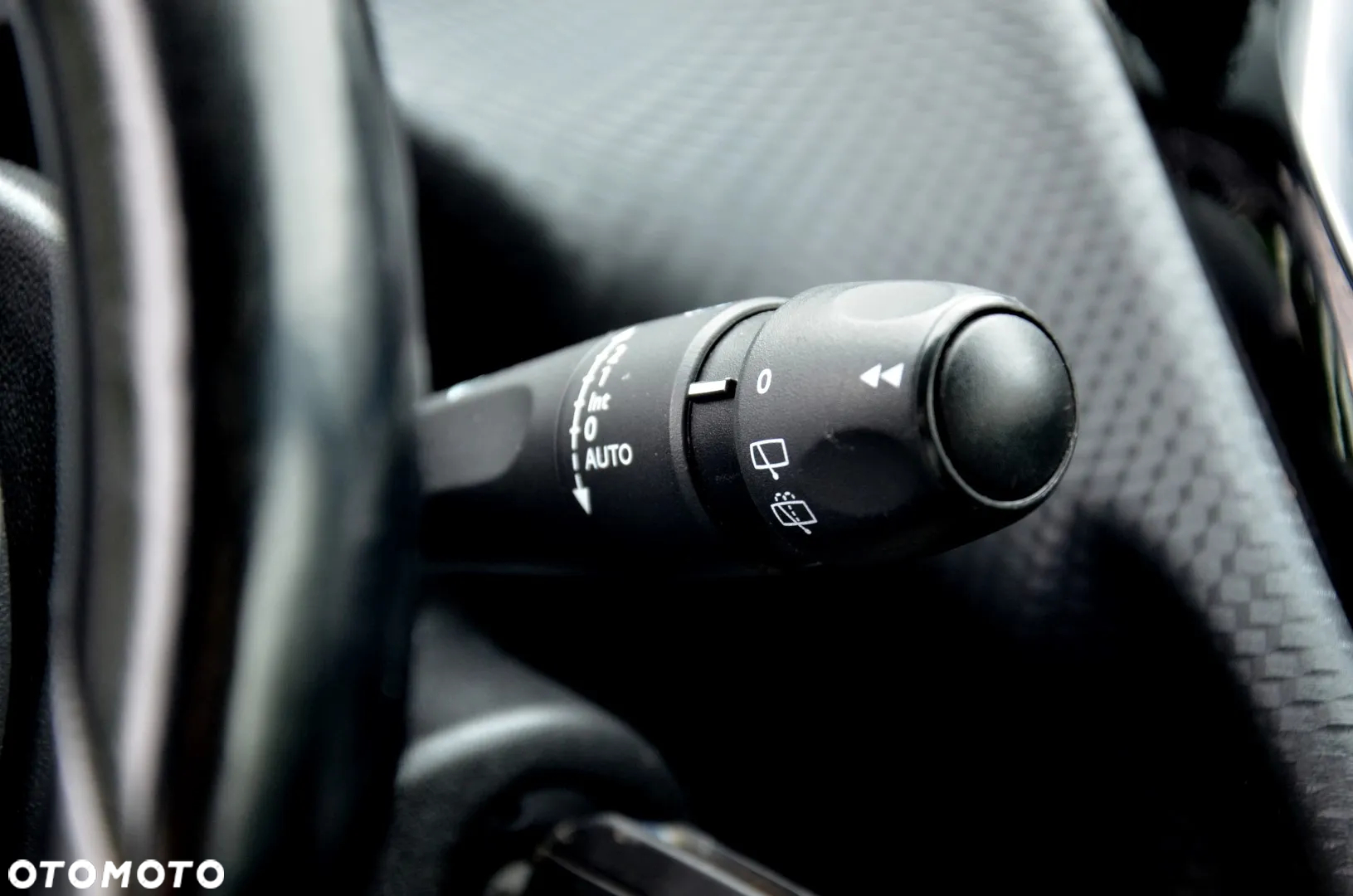 Peugeot 208 PureTech 110 Stop & Start EAT6 Allure - 28