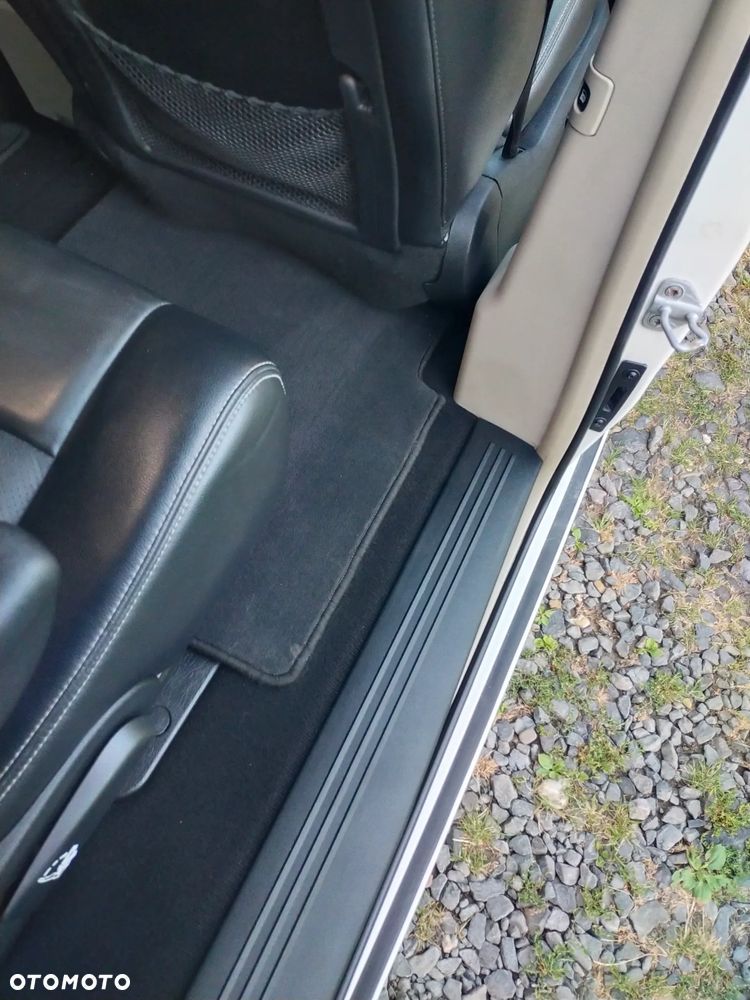 Chrysler Town & Country 3.6 Limited - 26