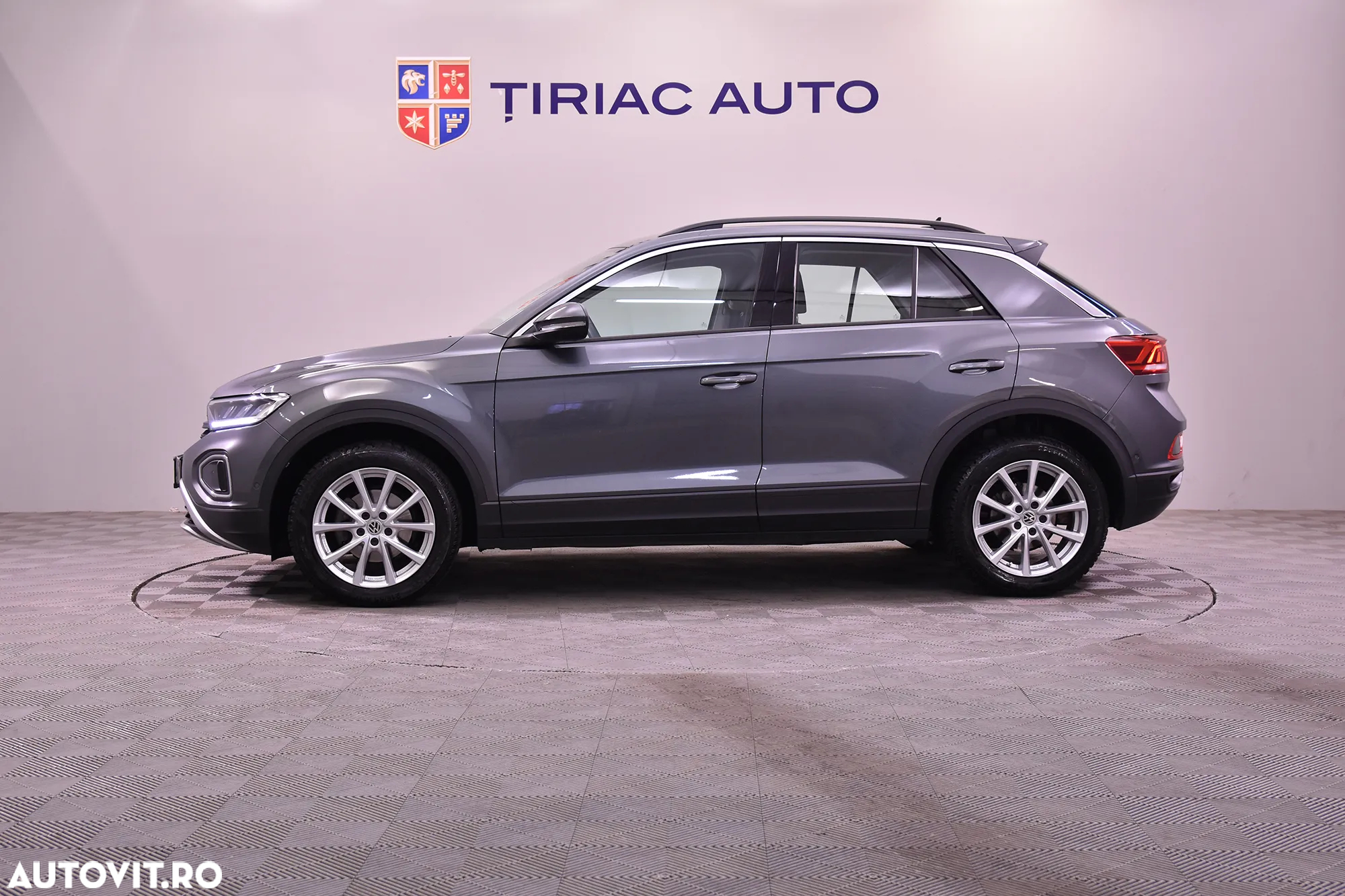 Volkswagen T-ROC - 2