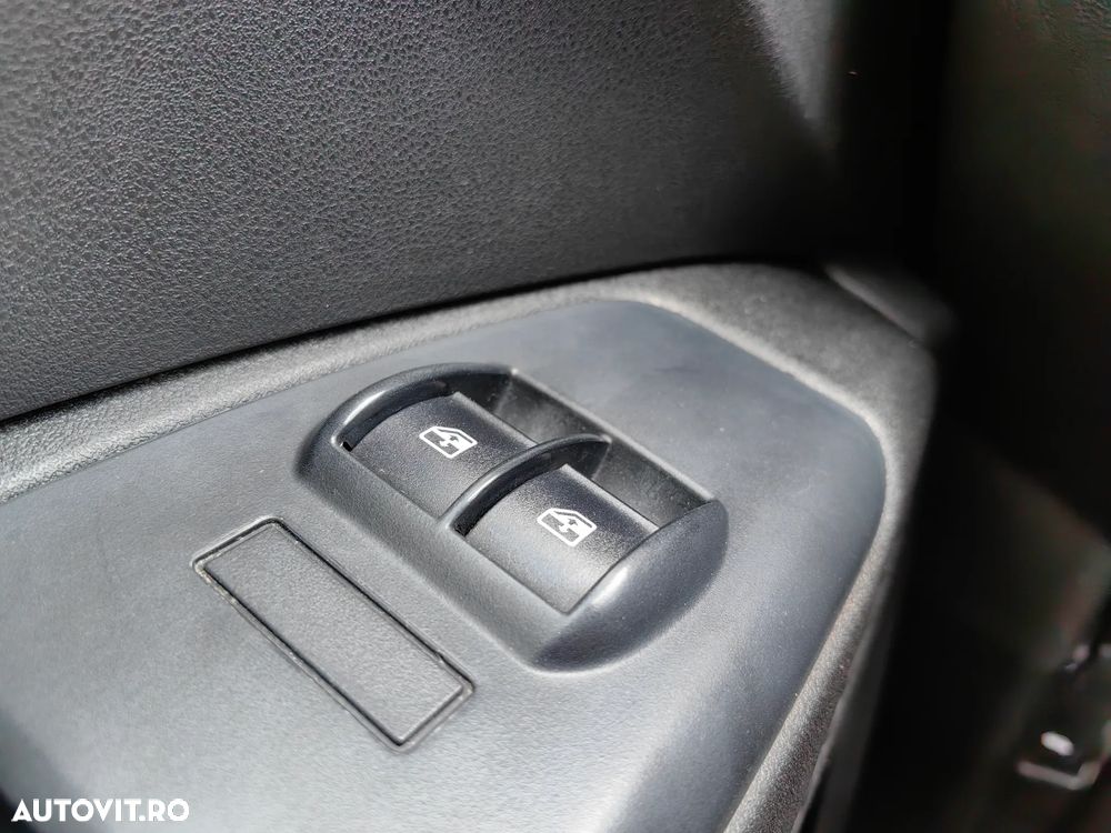 Fiat Doblo Combi 1.6 Mjet 105 CP Maxi Confort - 23