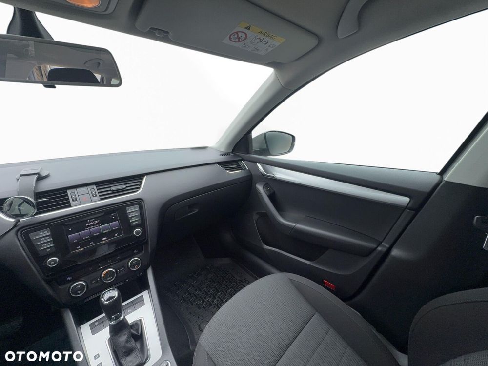 Skoda Octavia 1.6 TDI Ambition DSG - 25