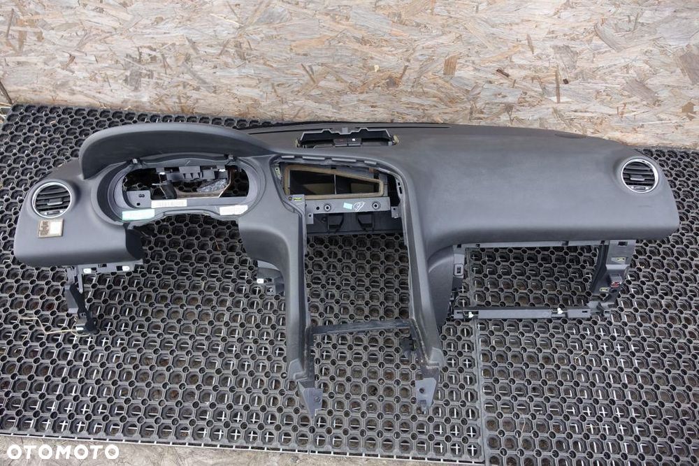 DESKA ROZDZIELCZA NAVI HEAD UP EUROPA OEM PEUGEOT 5008 I