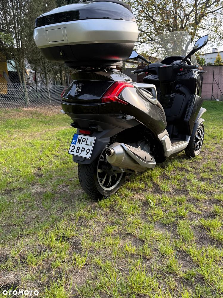 Peugeot Metropolis - 8