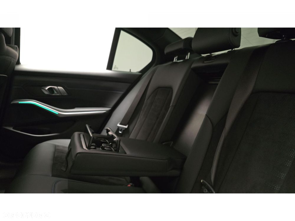 BMW Seria 3 320d xDrive mHEV M Sport - 23
