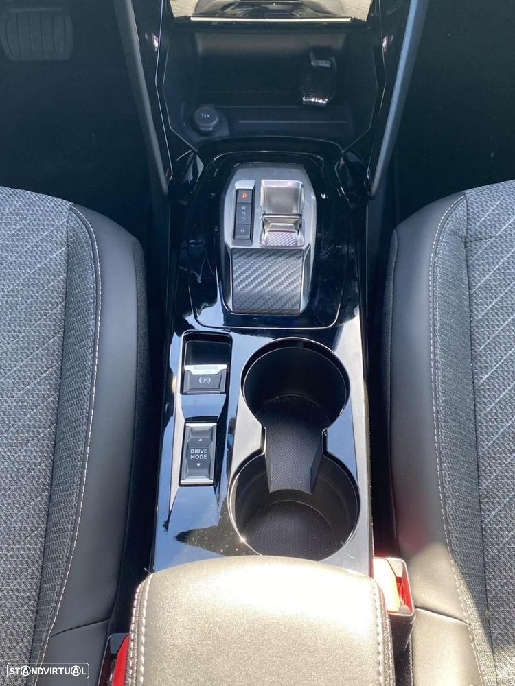 Peugeot e-2008 54 kWh SE Style - 8