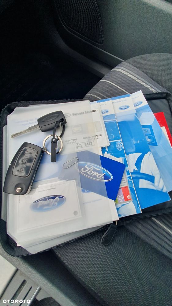 Ford Focus 2.0 Trend + - 9