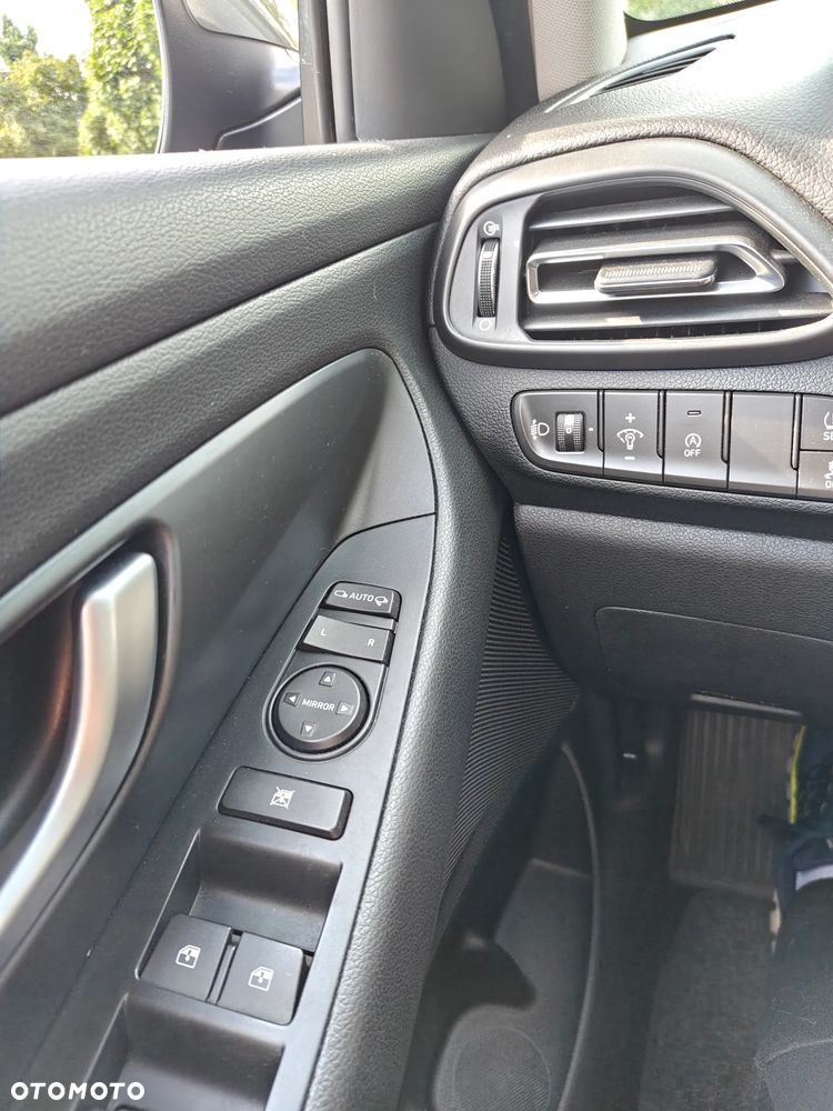 Hyundai i30 1.6 D Comfort DCT - 18