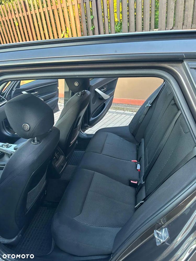 BMW Seria 3 318d - 5