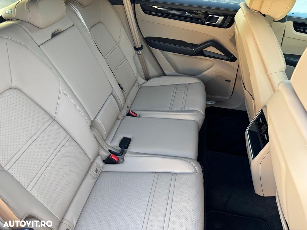 Porsche Cayenne Tiptronic S Platinum Edition - 17