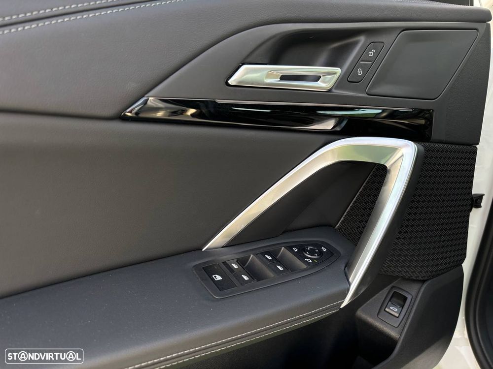 BMW iX1 xDrive30 xLine - 18