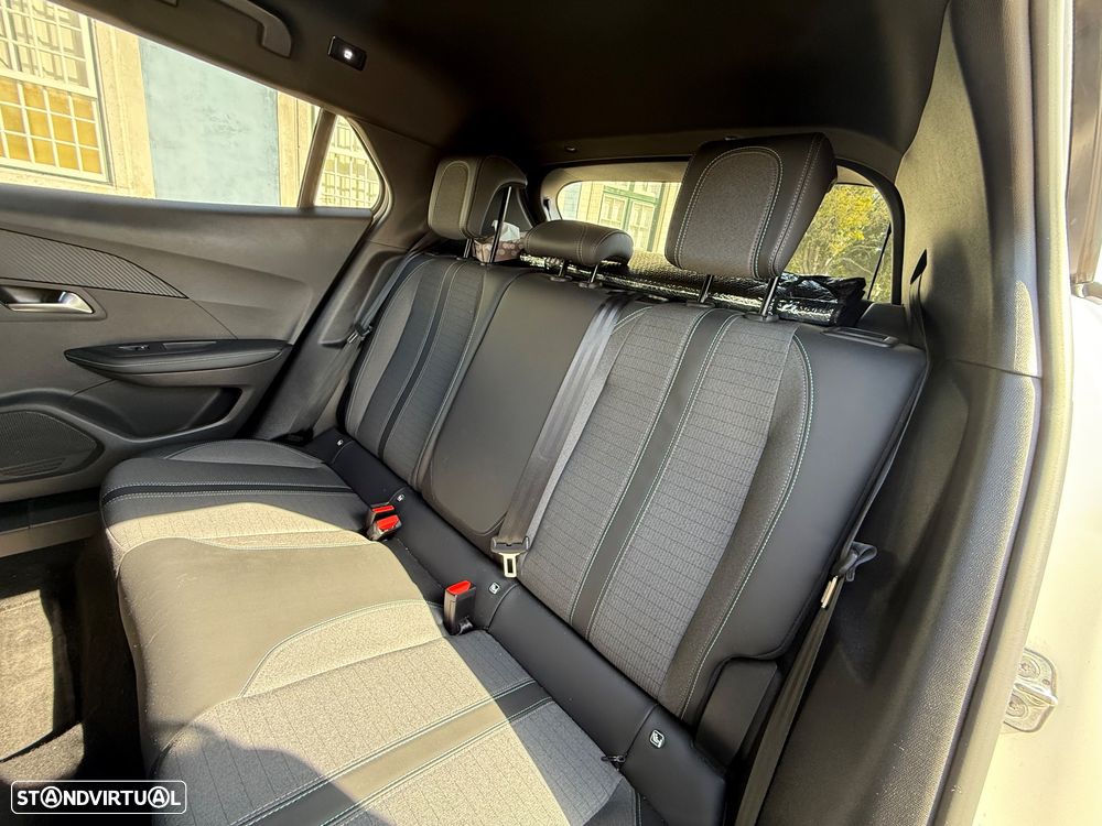 Peugeot 2008 1.2 PureTech Allure Pack - 12