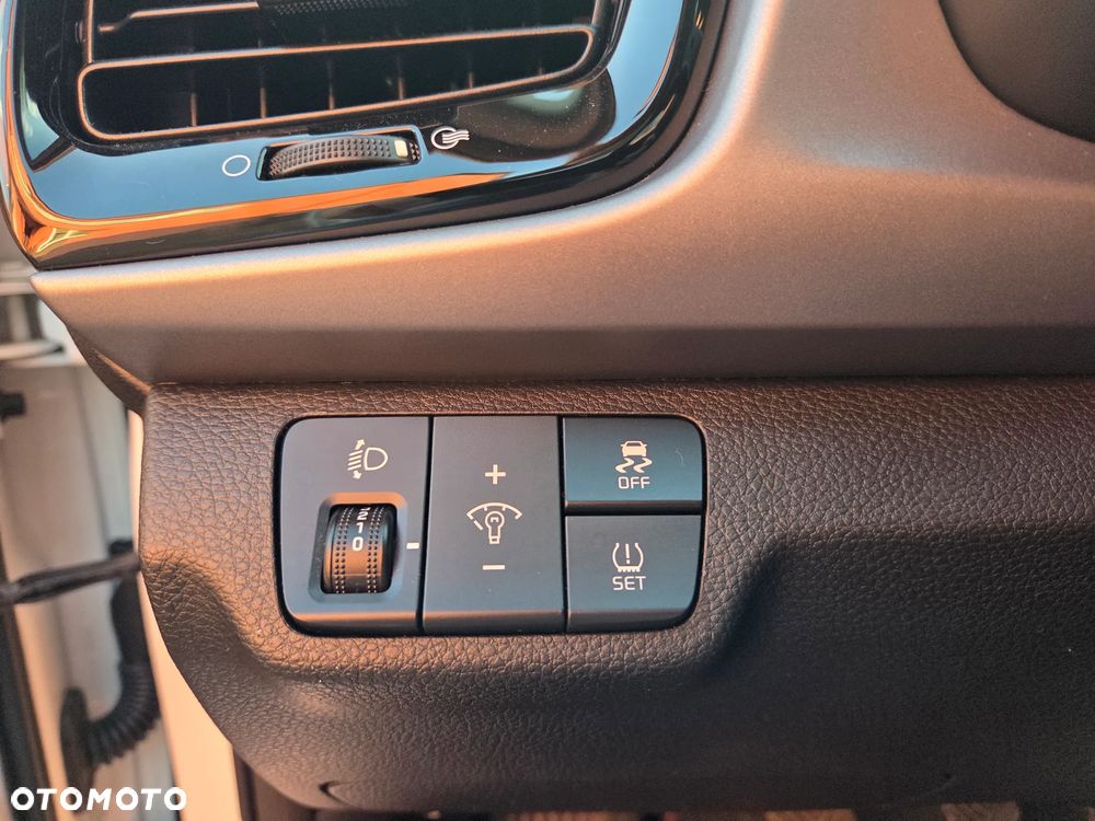 Kia Rio 1.2 M - 10