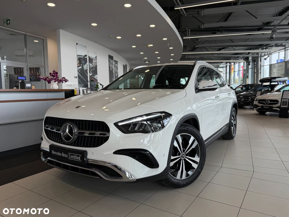 Mercedes-Benz GLA 200 Progressive - 2