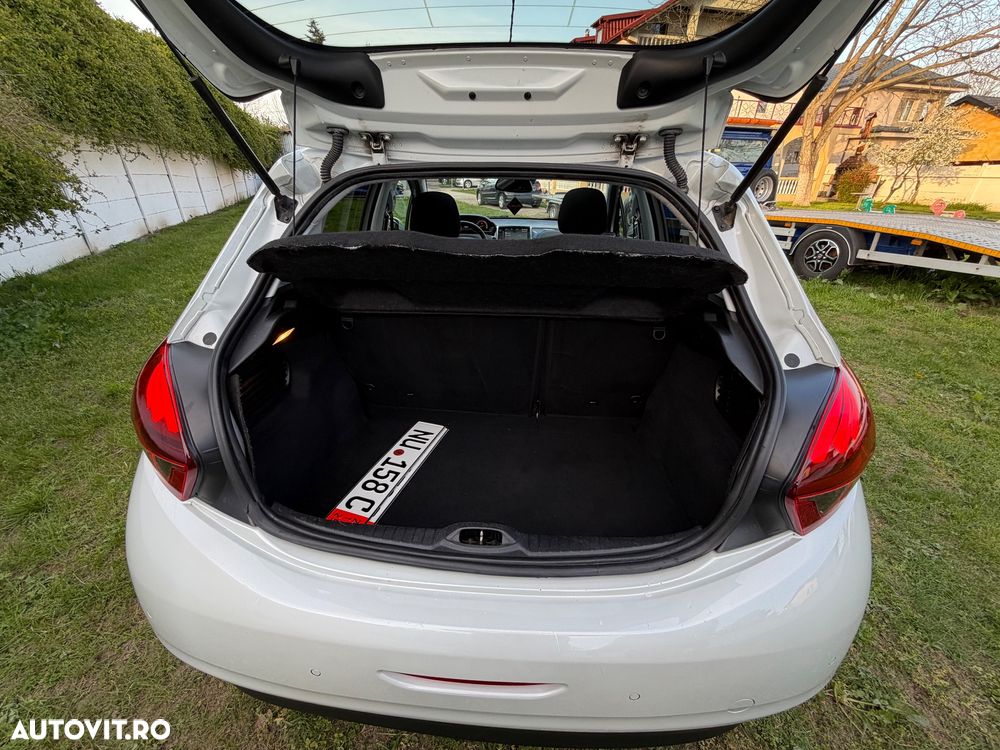 Peugeot 208 PureTech 82 Start & Stop Allure - 16