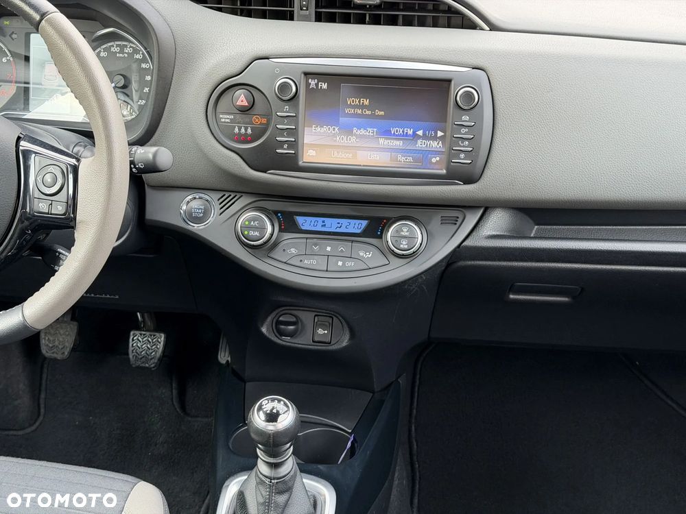 Toyota Yaris 1.5 Selection - 11