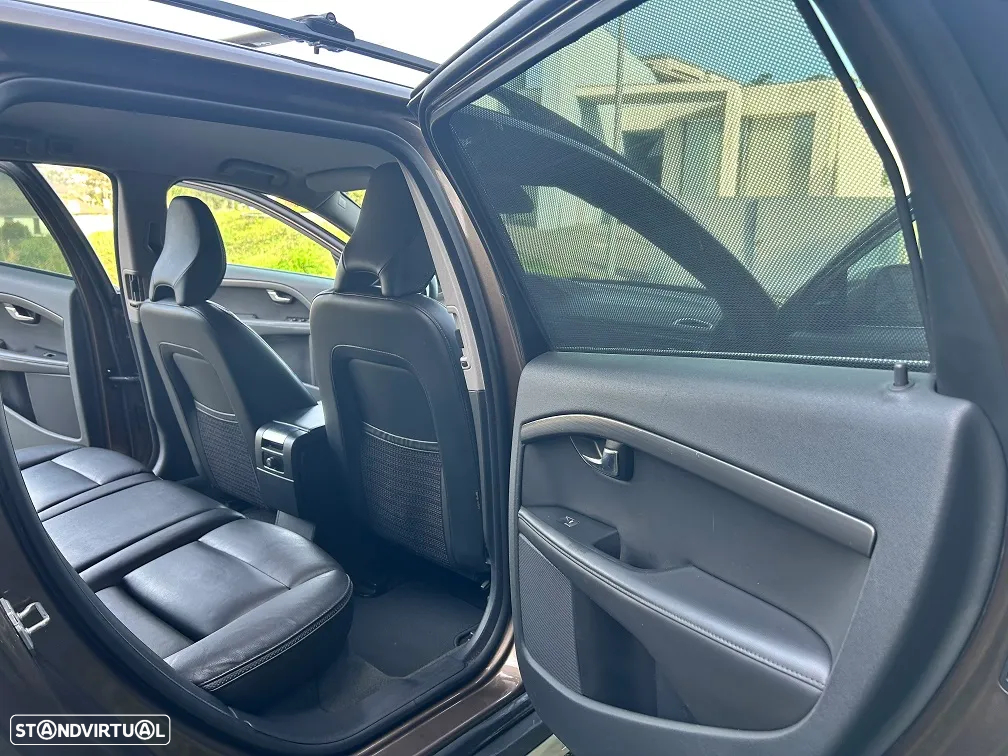 Volvo XC 70 2.0 D4 Summum Dynamic Geartronic - 16