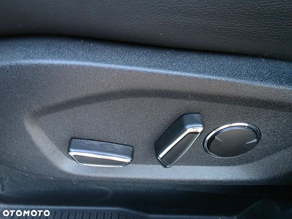 Ford S-Max 2.0 EcoBlue Twin-Turbo ST-Line - 19