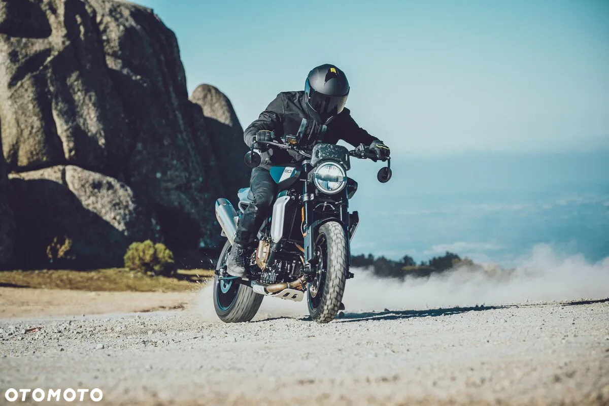 Husqvarna Svartpilen - 21