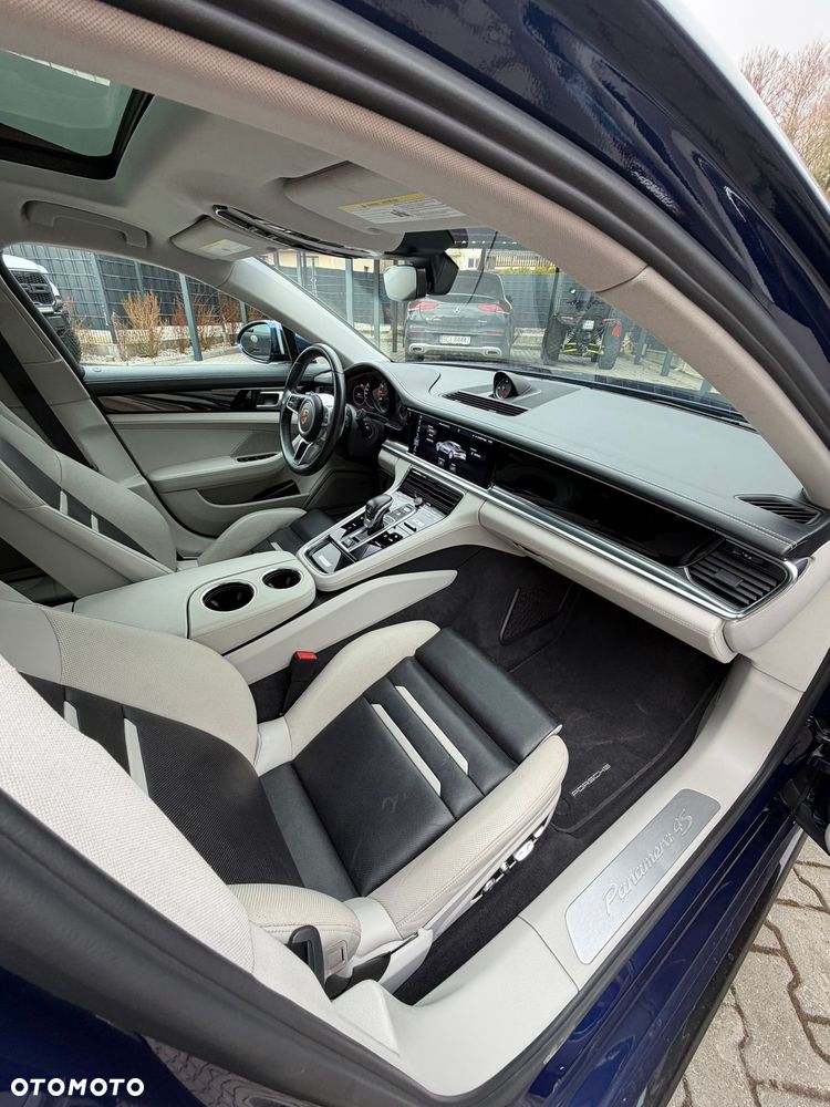 Porsche Panamera 4S - 8