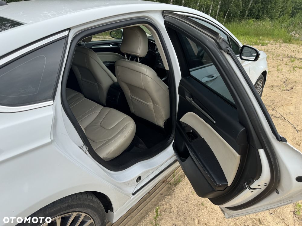 Ford Fusion 2.0 EcoBoost Titanium - 11