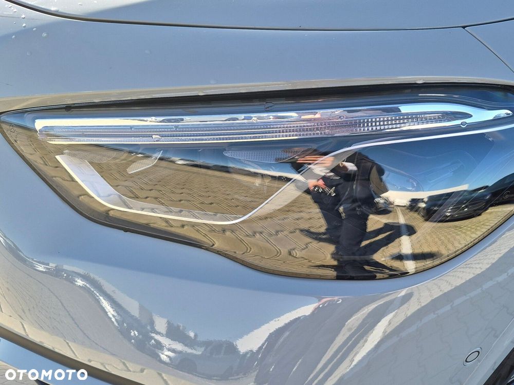 Mercedes-Benz GLA - 13