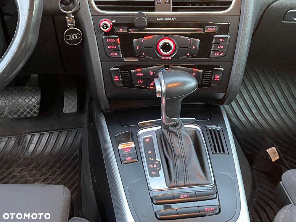 Audi A4 Limousine 2.0 TDI DPF quattro S tronic Attraction - 27