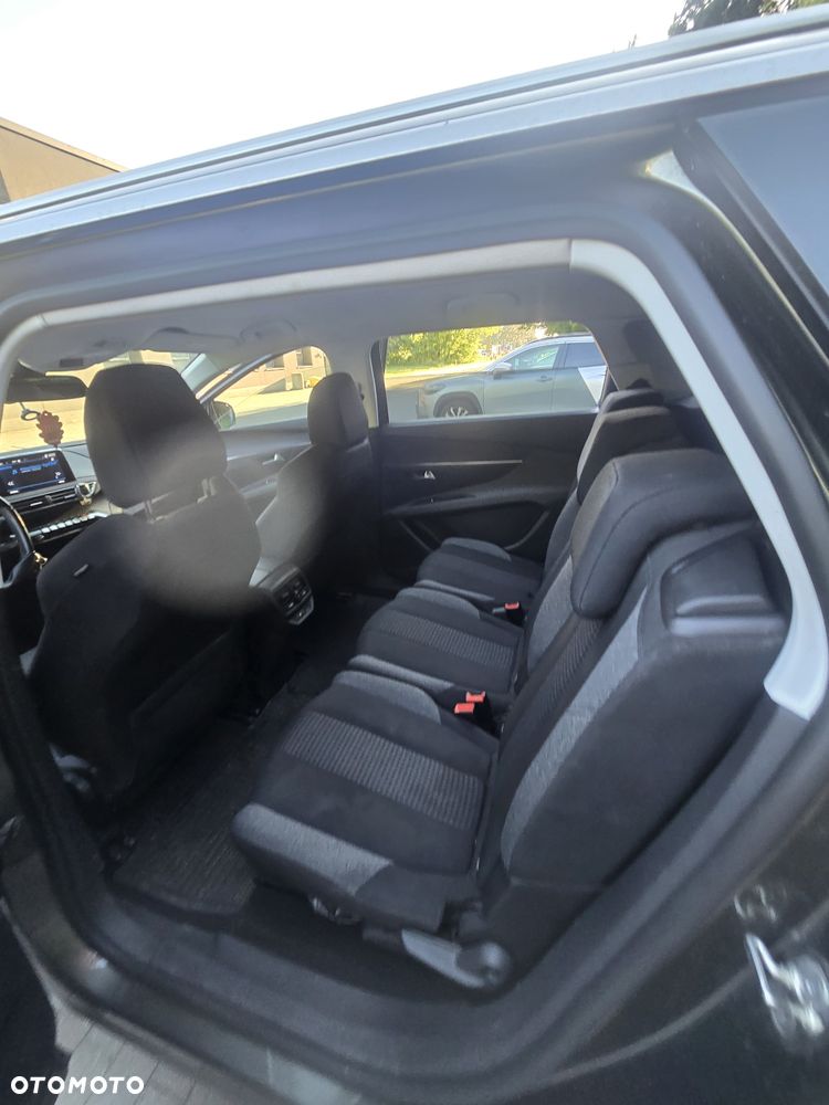 Peugeot 5008 - 5