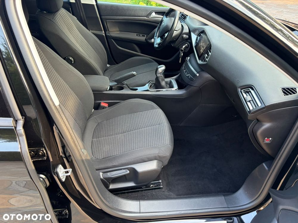 Peugeot 308 - 13