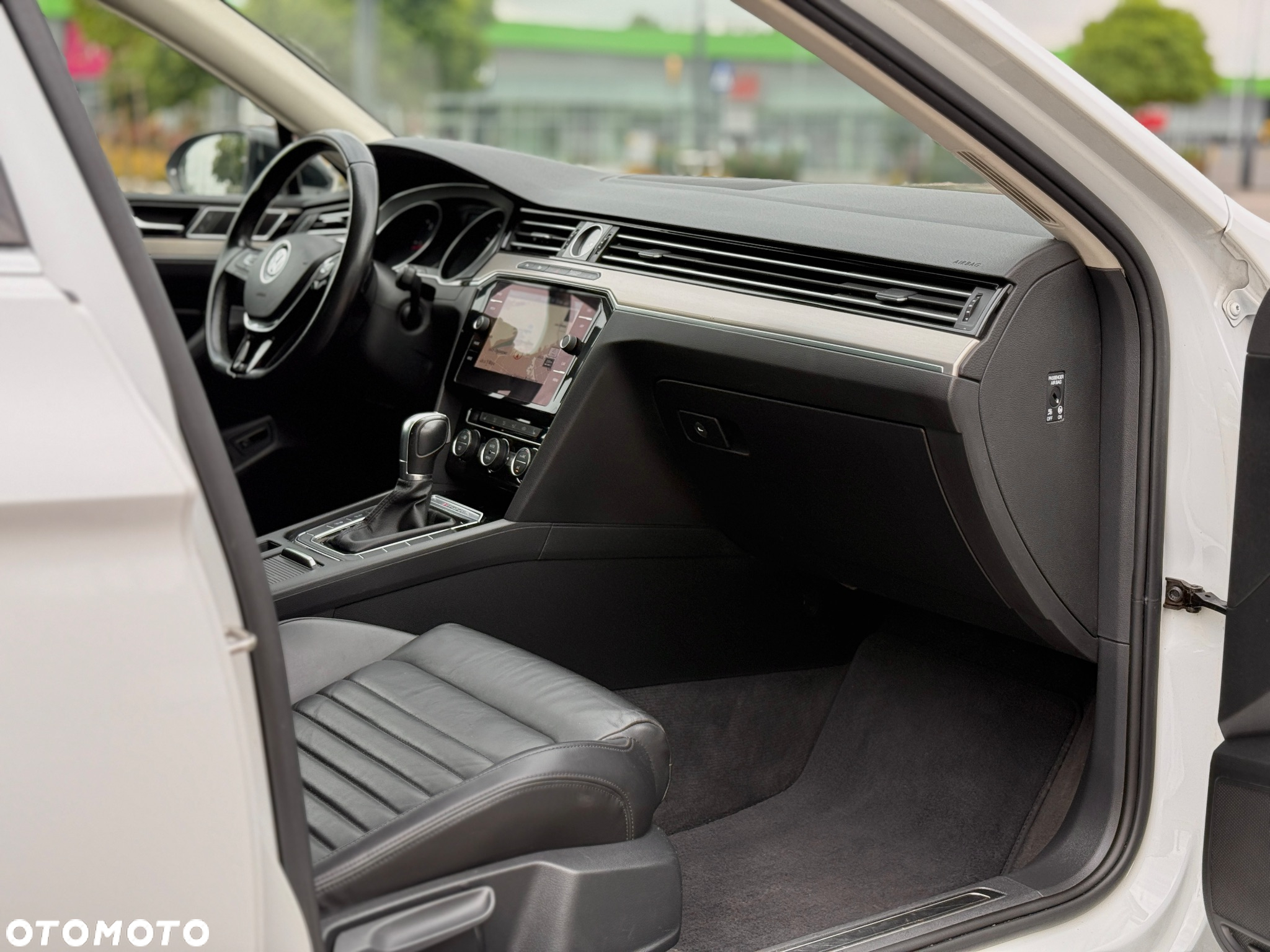Volkswagen Passat Variant 2.0 TDI SCR DSG (BlueM Tech) Comfortline - 18