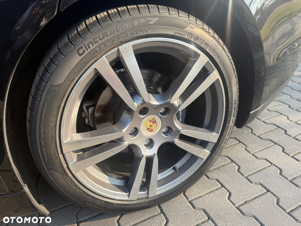 Porsche Panamera 4 PDK Platinum Edition - 20