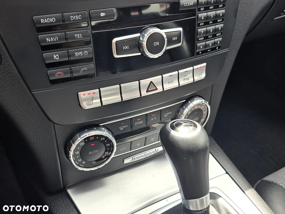 Mercedes-Benz Klasa C 180 CGI Automatik BlueEFFICIENCY SPORT EDITION - 32