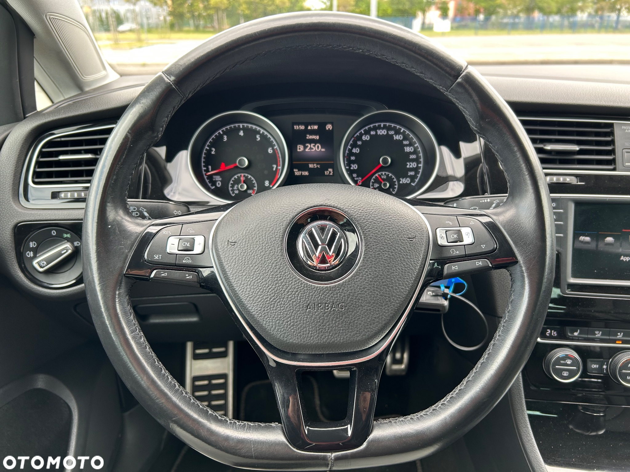 Volkswagen Golf 1.2 TSI BlueMotion Technology Comfortline - 9