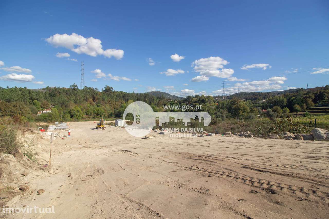 Lote para Moradia Individual com 673,54 m² –Loteamento em Águas Santas - Grande imagem: 3/13